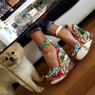 Tugce Ozbudak feet photo thumbnail