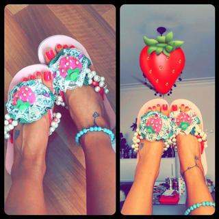 Tugce Ozbudak feet photo thumbnail