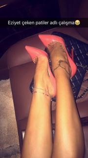Tugce Ozbudak feet photo thumbnail