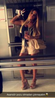 Tugce Ozbudak feet photo thumbnail