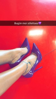 Tugce Ozbudak feet photo thumbnail