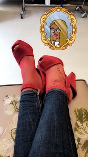 Tugce Ozbudak feet photo thumbnail