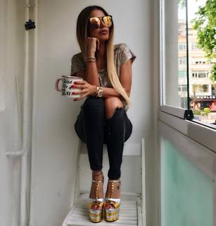 Tugce Ozbudak feet photo thumbnail