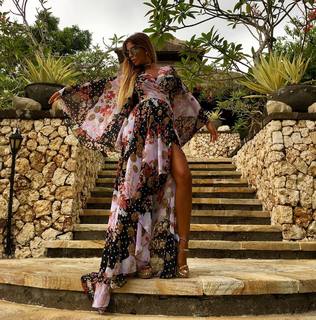 Tugce Ozbudak feet photo thumbnail