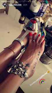 Tugce Ozbudak feet photo thumbnail