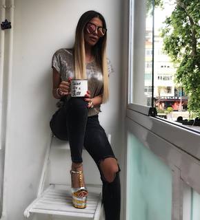 Tugce Ozbudak feet photo thumbnail