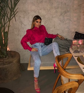 Tugce Ozbudak feet photo thumbnail