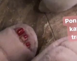 Tugce Ozbudak feet photo thumbnail