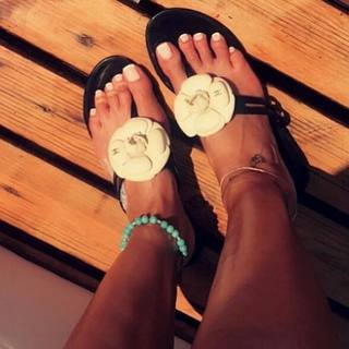 Tugce Ozbudak feet photo thumbnail