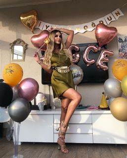 Tugce Ozbudak feet photo thumbnail