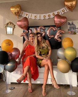 Tugce Ozbudak feet photo thumbnail