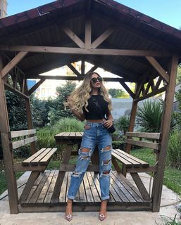 Tugce Ozbudak feet photo thumbnail