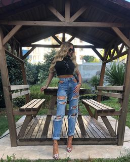 Tugce Ozbudak feet photo thumbnail