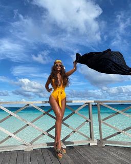 Tugce Ozbudak feet photo thumbnail