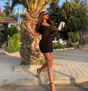 Tugce Ozbudak feet photo thumbnail