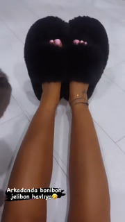 Tugce Ozbudak feet photo thumbnail