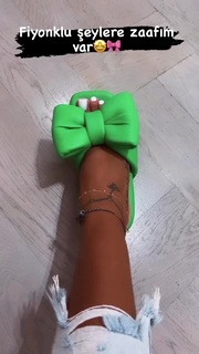 Tugce Ozbudak feet photo thumbnail