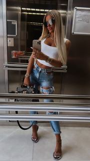 Tugce Ozbudak feet photo thumbnail