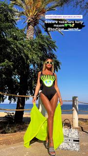 Tugce Ozbudak feet photo thumbnail