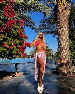 Tugce Ozbudak feet photo thumbnail