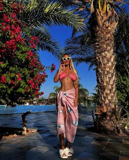 Tugce Ozbudak feet photo thumbnail