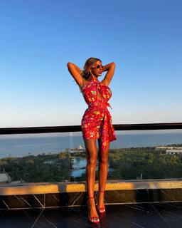 Tugce Ozbudak feet photo thumbnail