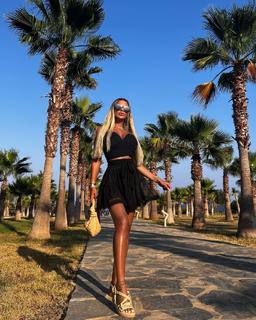 Tugce Ozbudak feet photo thumbnail