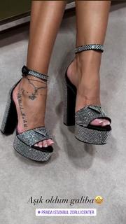 Tugce Ozbudak feet photo thumbnail