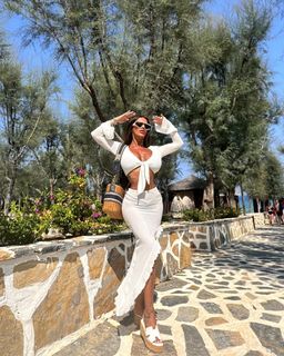 Tugce Ozbudak feet photo thumbnail