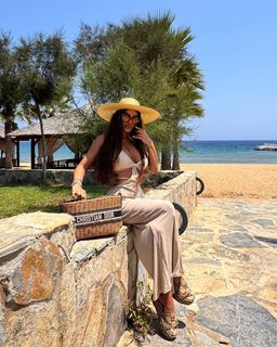 Tugce Ozbudak feet photo thumbnail
