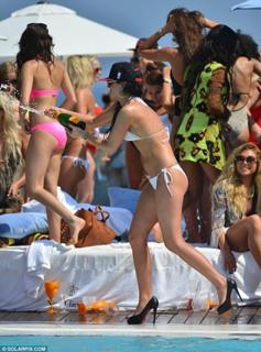 Tulisa feet photo thumbnail