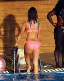 Tulisa feet photo thumbnail