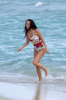 Tulisa feet photo thumbnail
