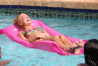 Tulisa feet photo thumbnail