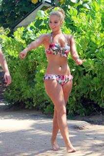 Tulisa feet photo thumbnail