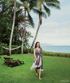 Tulsi Gabbard feet photo thumbnail