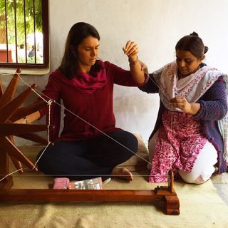 Tulsi Gabbard feet photo thumbnail
