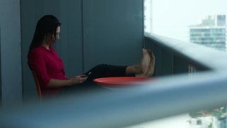 Tulsi Gabbard feet photo thumbnail