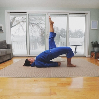 Tulsi Gabbard feet photo thumbnail