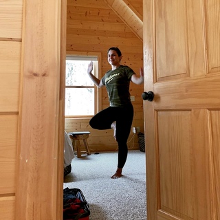 Tulsi Gabbard feet photo thumbnail