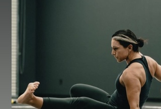 Tulsi Gabbard feet photo thumbnail