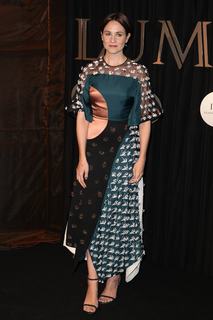 Tuppence Middleton feet photo thumbnail