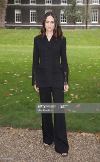 Tuppence Middleton feet photo thumbnail