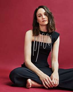 Tuppence Middleton feet photo thumbnail