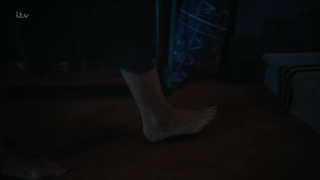 Tuppence Middleton feet photo thumbnail
