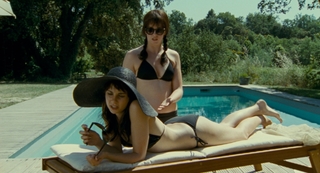 Tuppence Middleton feet photo thumbnail