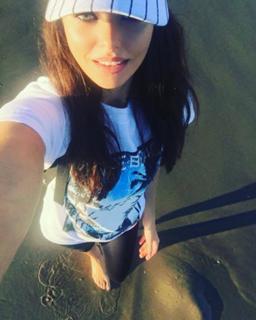 Tuvana Türkay feet photo thumbnail