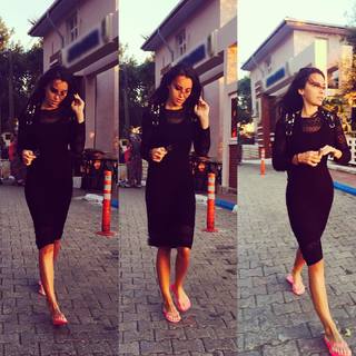 Tuvana Türkay feet photo thumbnail