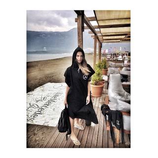 Tuvana Türkay feet photo thumbnail