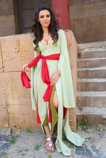Tuvana Türkay feet photo thumbnail